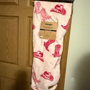 Wrangler Oversized  60” x 70” Pink Throw Blanket Cowboy Boot and Hat NWT